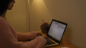 Flame Aromatherapy Machine Colorful Lamp Home Mini Desktop Silent Aromatherapy Ultrasonic Humidifier Suitable for Bedroom