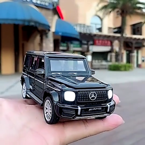 Mô Hình Đồ Chơi Xe Ô Tô Mercedes-Benz G63. G-Klessa V8. Tỉ lệ 1:32 bằng hợp kim. Có bánh đà