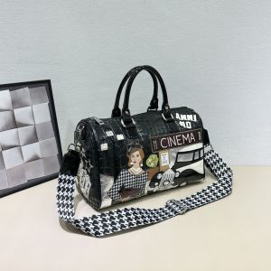 Embroidered Large Capacity Travel Tote
