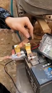 Ngắt mát bình ắc quy ô tô. Ngắt mát 2 cầu chữ U. Điện 12v và 24v dùng chung