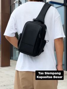 Techdoo Tas Selempang Pria Multifungsi Earphone Hole Sling Bag Cowok Casual PU Leather TS614