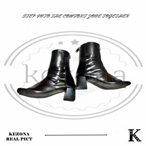 Sepatu Wanita Heels Ayumi 5cm Sandal Putih dan Hitam dengan Desain Terbuka dan Heel Blok