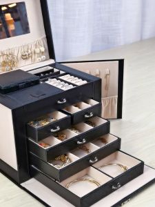 Casegrace หรูหราขนาดใหญ่หนัง PU กล่องเครื่องประดับออแกไนเซอร์สาว 5 ชั้น คอกล่องเก็บพร้อมกระจก