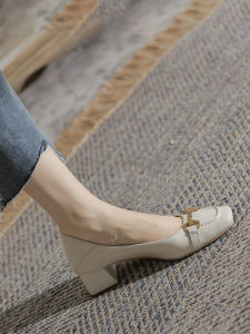 New 2025 Womens Leather Chunky Heel Single Shoes Spring Summer Middle Heel Square Head Slip-On High Heels Mom White Color