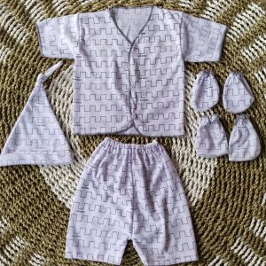1 Set Baju Bayi Baru Lahir Tangan Pendek 1 Kupluk Dan 1 Set Sarung Tangan Kaki Baby