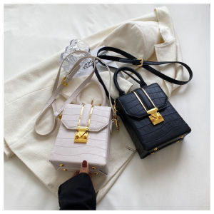 Crocodile pattern mobile phone bag European and American popular shoulder bag fashion lock simple French messenger bag womens bag