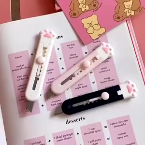 Cutter Mini Portable Karakter Kartun Pisau Pemotong Kertas Model Tapak Hewan Cutter PST