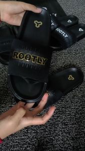 Rootly Sandal Selop Pria Hitam Gold Motif