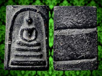 รูปจากผู้ขายบน Lazada: Thai Amulet Black Color Phra somdet Dum Wat rakang old antique collection ตั้งราคา ฿149 ขายแล้ว 107 ชิ้น