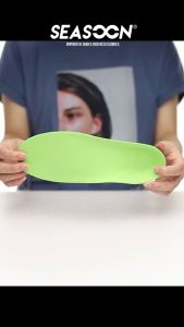 รองเท้า X/O สีเขียวและแดงขาแบน สำหรับผู้ชายและผู้หญิง 35-49 กับส่วนโค้งแก้ไข