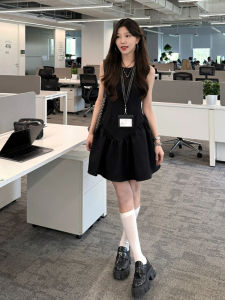XIAOQIAOJIA | ชุดเดรสสั้นคอปกกลมแขนกุดสีดำสไตล์ฝรั่งเศส เดรสสั้นทรงเอเข้ารูปสำหรับผู้หญิงในช่วงฤดูร้อน ชุดทำงานสไตล์เกาหลี