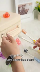 1 Pcs Travel Portable Toothbrush Head Cover Protector Portable Storage Clip Household Travel Hotel Kilp Pemberus Gigi Toilet 牙刷收纳夹