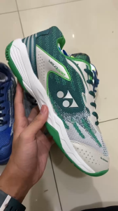 SEPATU BADMINTON YONEX BADMINTON VELO 200