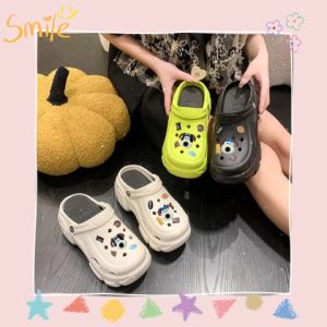 SQShop ห้ามพลาด รองเท้าแตะแฟชั่น ดีไซน์สวมหัวโตที่คุณสาวๆนิยม สินค้ายางพื้นนิ่มใส่สบายหายกังวล เพิ่มความน่ารักด้วยตัวการ์ตูนน้องหมาไปให้ตกแต่งเพลินๆ รีบสั่งกันเลย