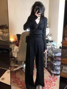 Áo Len Dệt Kim Cổ Chữ V Màu Đen Ôm Vừa Vặn Thời Trang Thu Đông Cho Nữ Áo Sơ Mi Bên Trong Gợi Cảm Thanh Lịch Chất Liệu Cotton Pha Trộn