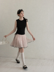Cantonstory | Slimming Black Halter Top Bow Design
