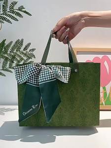 Partner Gift Set: Christmas Gifts for Bridesmaids, Employees & More