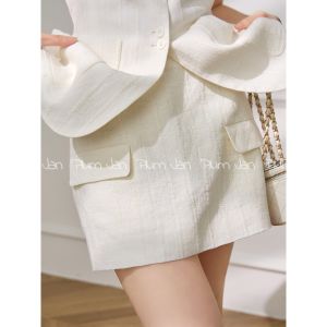 Bộ Đồ Thiết Kế Thời Trang Gồm Đầm Ngắn và Áo Thun