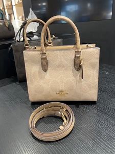 CH womens bag 25 Maggie tote bag Presbyterian retro commuter TOTE hand bill shoulder crossbody bag