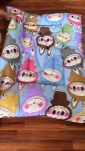 ที่นอนเด็กอนุบาลพร้อมหมอนในตัว ผ้าพีวีซี/วัสดุผสม กันน้ำ ลายการ์ตูนน่ารัก หนา 3-4 ซม. ขนาด 87*115 ซม. พร้อมส่ง