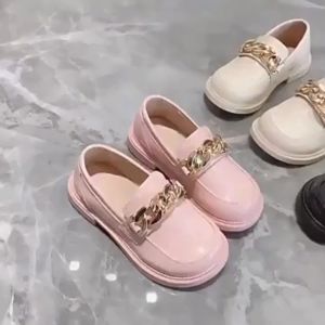 Sepatu loafers anak perempuan cantik terbaru / Sepatu docmart rantai anak perempuan cute / Sepatu casual slip on anak perempuan trendy