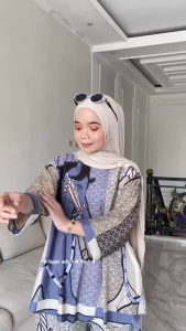 Lala One Set Wanita Kekinian Baju Setelan Kekinian Motif Adem Resleting Busui Frendly Premium - Emra Daily