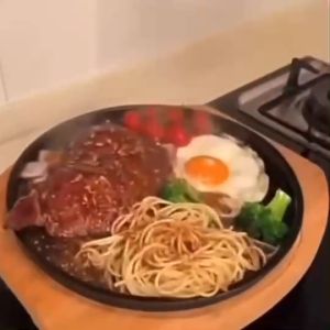 High quality oval sizzling plate with wood base sizzling plate with handle steak pan grill cast iron sizzling plate oval 10 inches sizzling plate non stick sizzling plate pepper lunch food storage food warmer teppanyaki sizzling plate round big