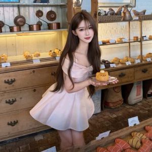 Unique French Elegance Pretty Pink Dress