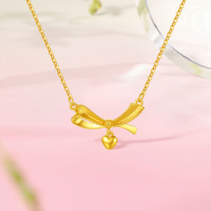 ZHOU LIU FU 周六福 สร้อยคอจี้ทอง 75% 18K Butterfly Heart Necklace Adjustable with Spring-Ring Clasp Dainty Jewelry 40+5CM C0615208