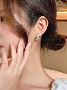 French Vintage Double C Pearl Stud Earrings Womens Simple Elegant Design Fresh out Fashion Jewelry Ear Decor Alloy/Plated