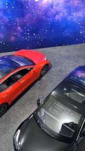 Diecast Miniatur Mainan Mobil Sedan Listrik Tesla Model 3 Besi Metal 1/24