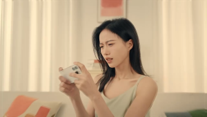 Quạt kẹp tích điện mini cho xe đẩy em bé pin trâu 5 cấp độ gió sử dụng liên tục 3-20 tiếng màn hình led