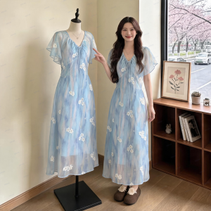 Slimming Waist Cinching Belly Concealing Age-Reducing V-Neck Floral Summer Dress