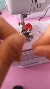 Elegan Home Mesin Jahit Mini Portable 705A/ 12 Jenis Pola Jahitan / Lampu Malam Rapi & Kokoh