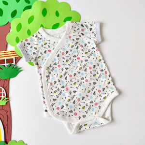 ผ้าฝ้ายสไตล์ญี่ปุ่นสามเหลี่ยม Climb Romper สําหรับทารกแรกเกิดและทารก 6 เดือนถึง 3 เดือน Neutral แขนกุดพร้อมเชือกผูกรองเท้าเฉียง