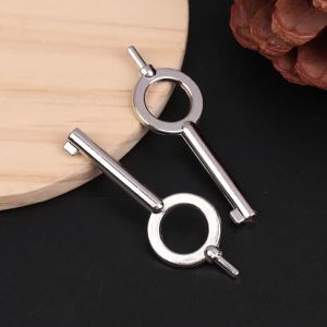 【2pcs Standard Issue Hand Cuffs Keys American Style Universal Flat Key Blank Special Key Handcuff Lock Keychain】