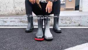 Korean Style Waterproof Rubber Rain Boots Black and White For Man and Woman Shoes Outdoor No-Slips Rubber Good Quality Rain Shoes T0X