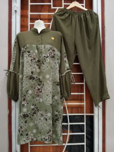 SETELAN TUNIK WANITA CRINKLE MOTIF BUNGA TERBARU KEKINIAN MURAH/tunik wanita crinkle/Tunik/tunik bahan crinkle /setelan wanita dewasa/setelan wanita  tunik crinkle