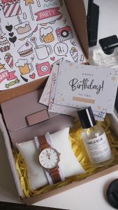 Paket Hampers Kado Hadiah Gift Box Ulang Tahun Cewek Premium Anniversary Lebaran Nikahan Kelulusan