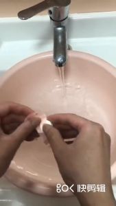 Portable Mini Compressed TowelDisposable Cleansing TowelNon-woven Mesh Travel Wash Face Towel
