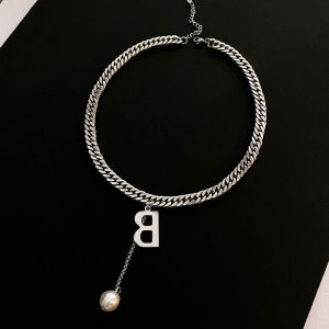 สร้อยคอโซ่กระดูกไหปลาร้าไข่มุกเทียมตัวอักษรไททาเนียม ไม่ซีดจาง แฟชั่นอเนกประสงค์ เครื่องประดับสำหรับผู้หญิง