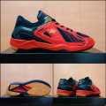 sepatu bulutangkis,sepatu badminton,anti licin,anti slip,bawah outsol karet. 