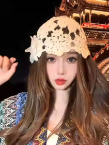 หมวกถักมือปักลูกไม้สไตล์ย้อนยุค ทรงกลม สำหรับผู้หญิงในฤดูใบไม้ผลิและฤดูใบไม้ร่วง หมวกถักลูกไม้แฟชั่นที่สวมใส่สบาย