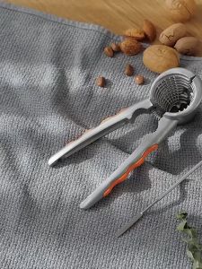 Portable Nut Cracker Heavy Duty Alat Pemecah Kacang Pemipil Pembuka Kenari Nutcracker