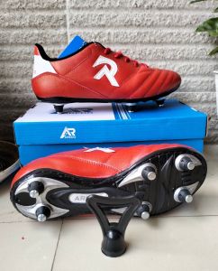 sepatu bola AREDO pol 6 pol besi bahan kulit sapi sol sudah di jait keliling