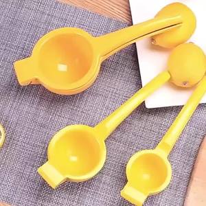 Hoyytu Portable Manual Lemon Juicer Handheld Fruit Squeezer Clip 1Pcs Multicolor for Travel Picnic Camping Kitchen Juice Making