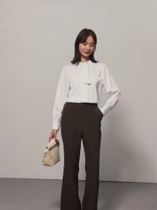 AMMIN 2024 Autumn new Cool Advanced Advanced Advanced grey blue simple round neck bow ribbon Long sleeve chiffon blouse Korean style single breasted classical elegant blouse