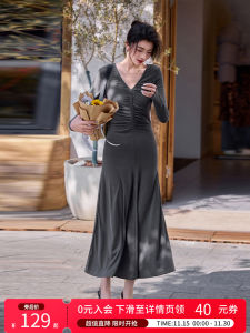 Elegant Pure Color Long Dress with Pleated Heart Collar by White Deer Language 2025 Spring Collection Womens Fashion Dress