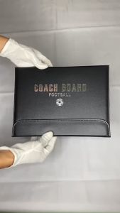 BẢNG SA BÀN CHIẾN THUẬT BÓNG ĐÁ CẦM TAY GỒM BÚT DẠ VÀ CÁC QUÂN CÓ TỪ TÍNH CHẤT LIỆU CAO CẤP BỌC DA SANG TRỌNG