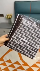 Túi đựng quần áo họa tiết caro G01 cao cấp chắc chắn bền bỉcó thể gấp gọn tiện dụng sọc ca rô có quai cầm xách giỏ